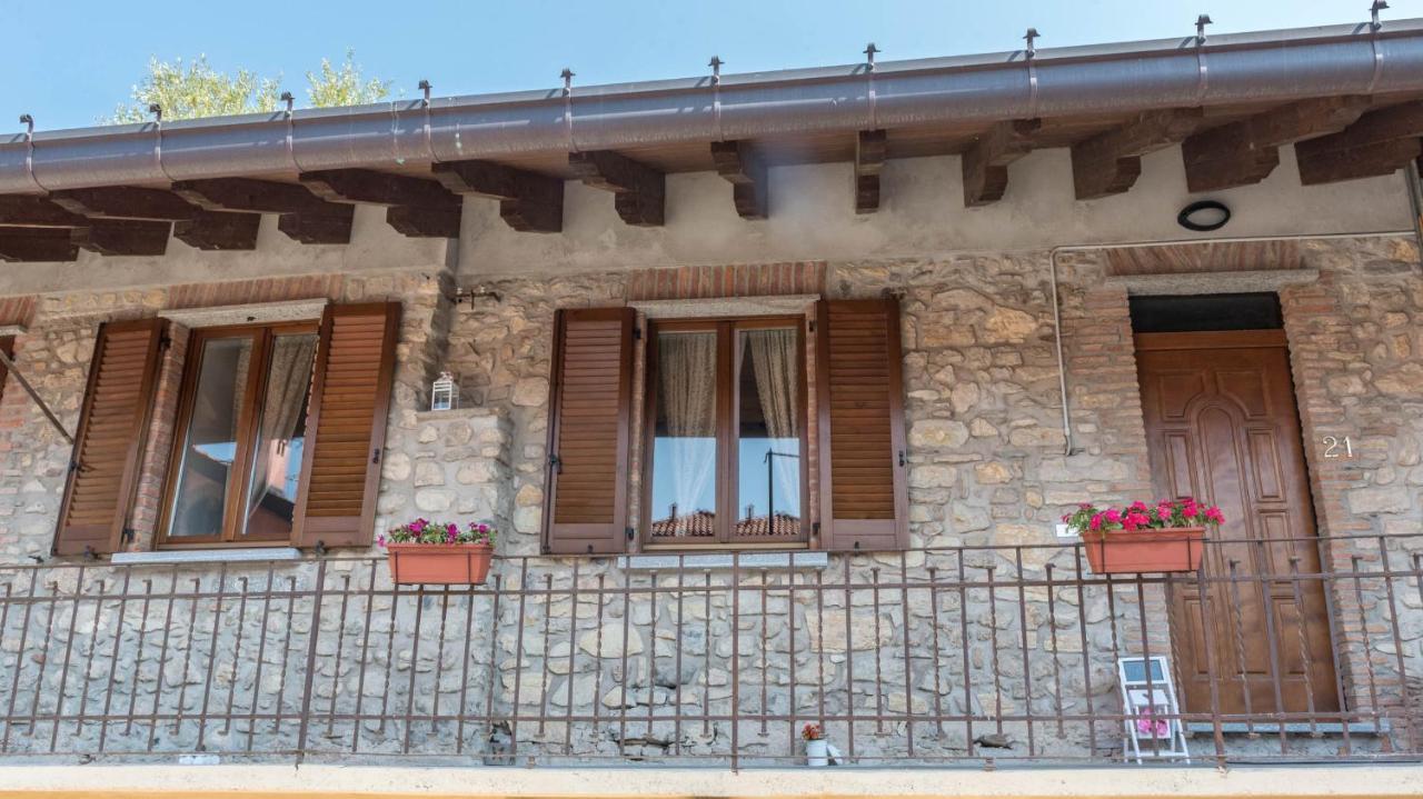 B&B La Corte And Home Restaurant - Free Parking - 10 Minutes To The Lake And Centre 코모 외부 사진