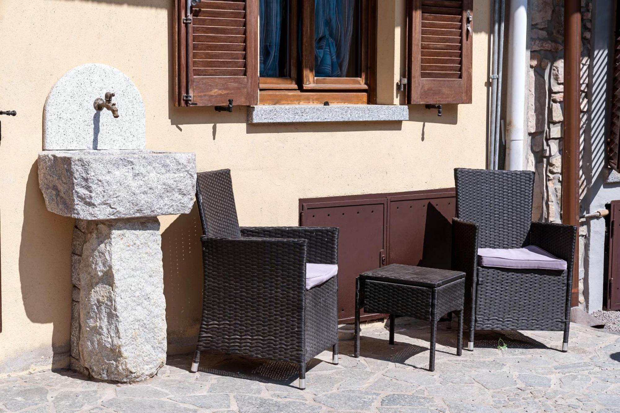 B&B La Corte And Home Restaurant - Free Parking - 10 Minutes To The Lake And Centre 코모 외부 사진