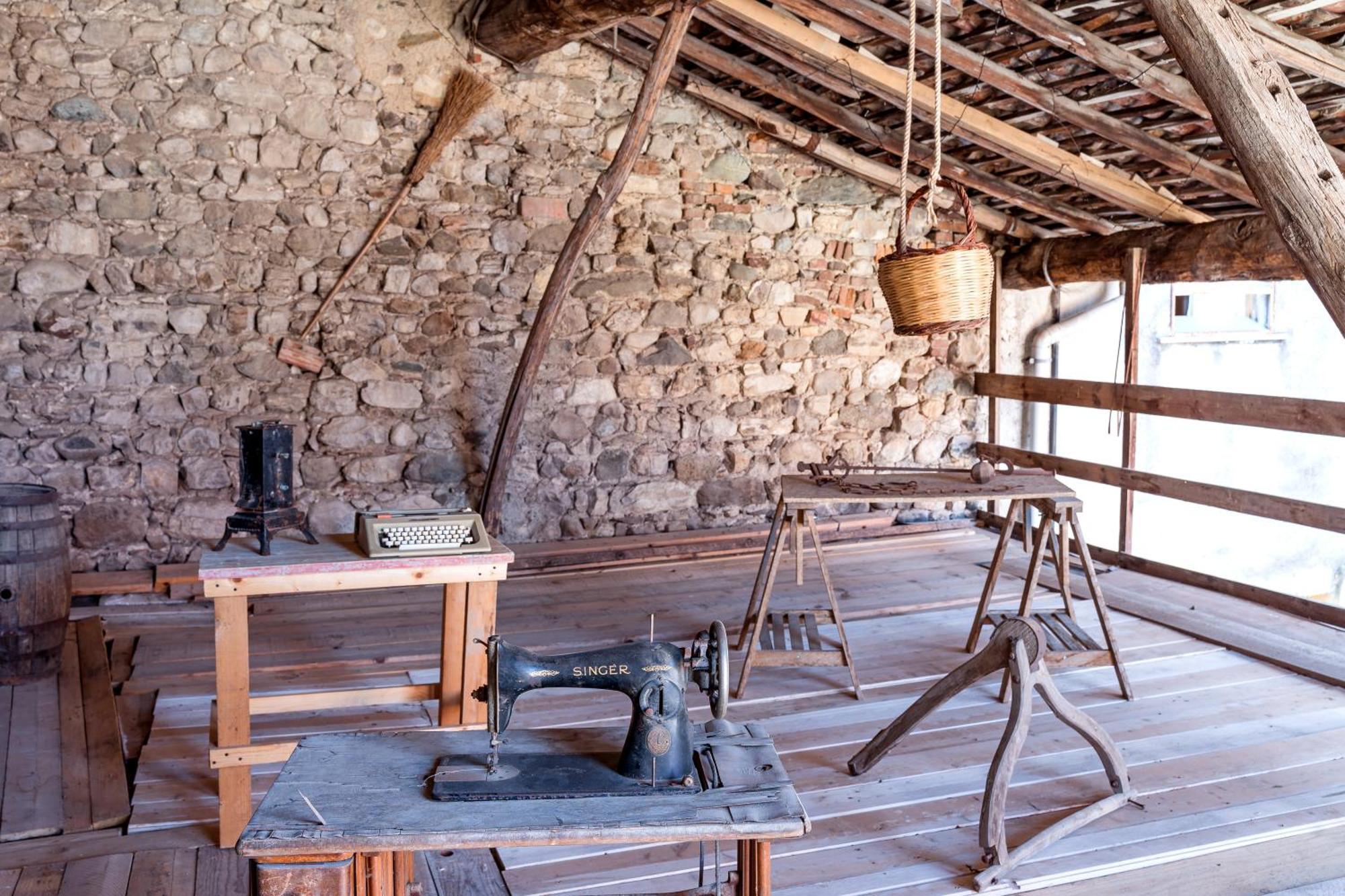 B&B La Corte And Home Restaurant - Free Parking - 10 Minutes To The Lake And Centre 코모 외부 사진