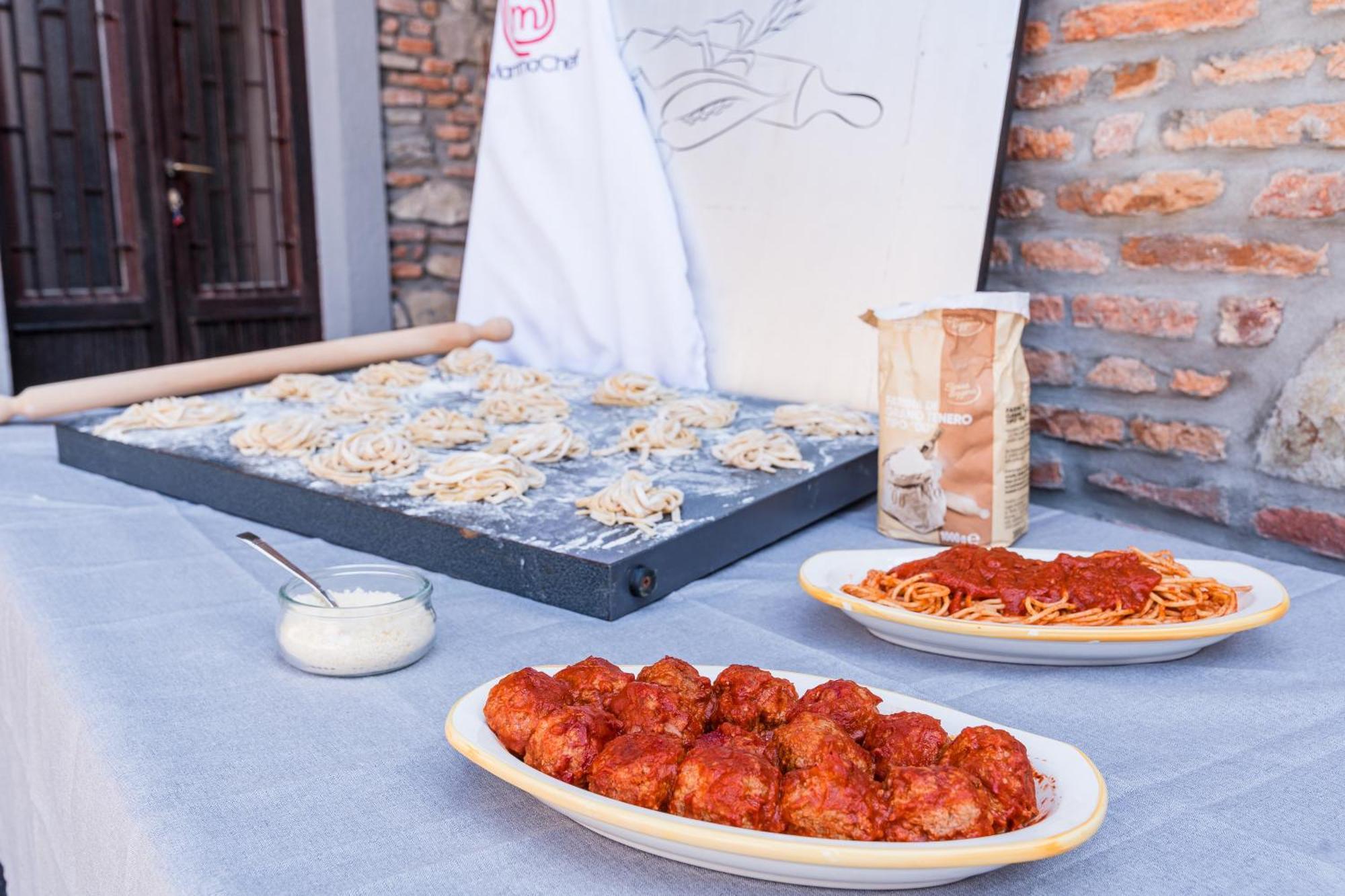 B&B La Corte And Home Restaurant - Free Parking - 10 Minutes To The Lake And Centre 코모 외부 사진