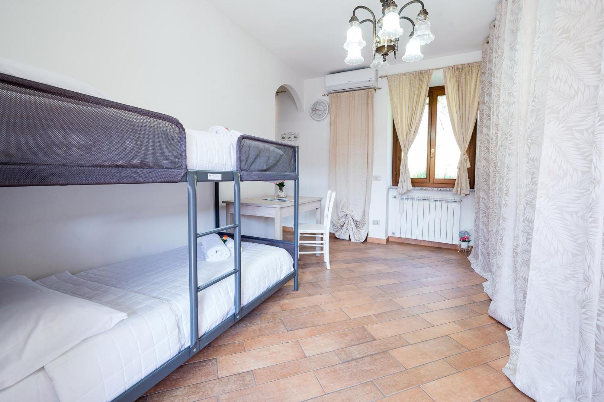 B&B La Corte And Home Restaurant - Free Parking - 10 Minutes To The Lake And Centre 코모 외부 사진