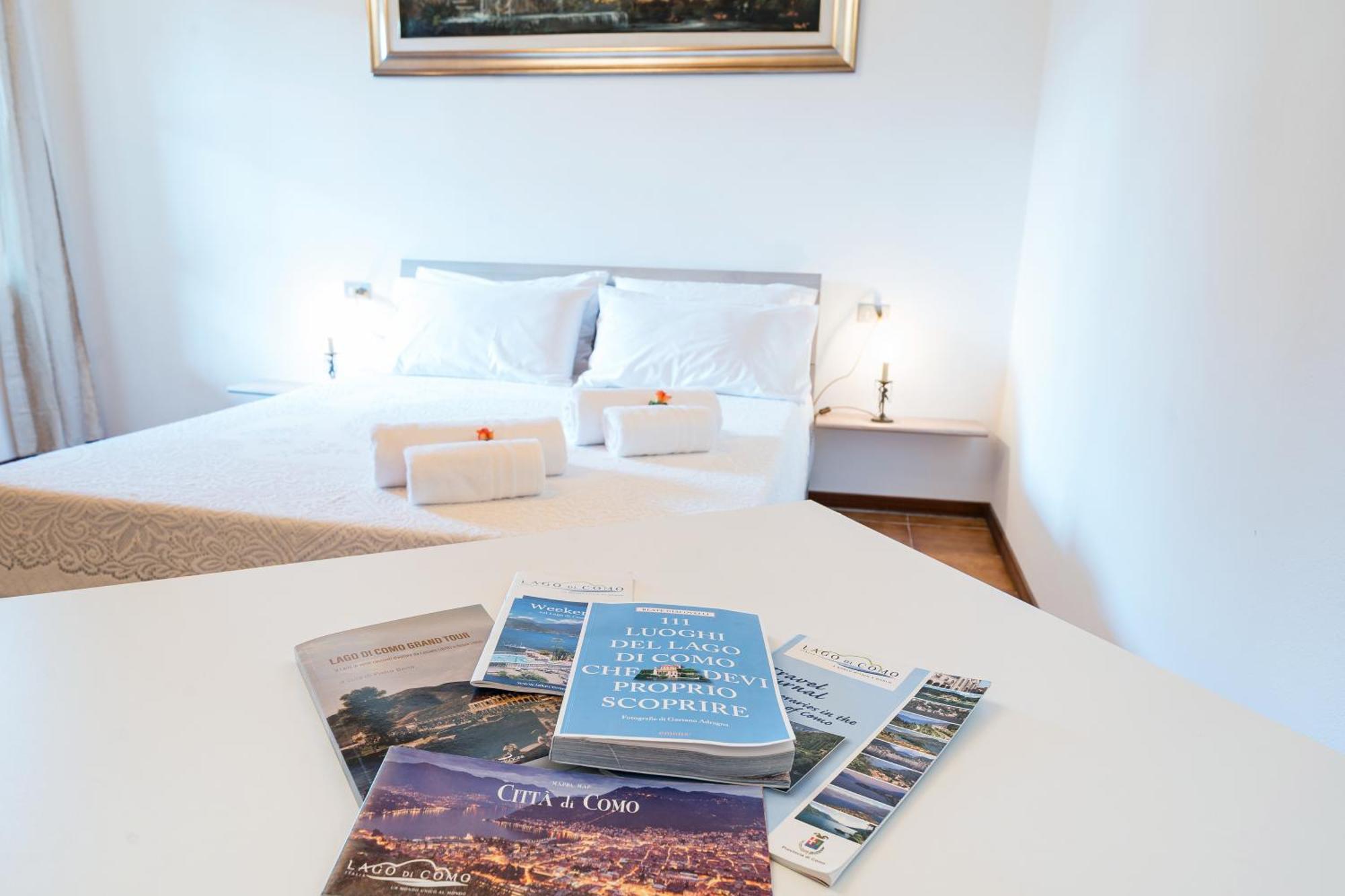 B&B La Corte And Home Restaurant - Free Parking - 10 Minutes To The Lake And Centre 코모 외부 사진
