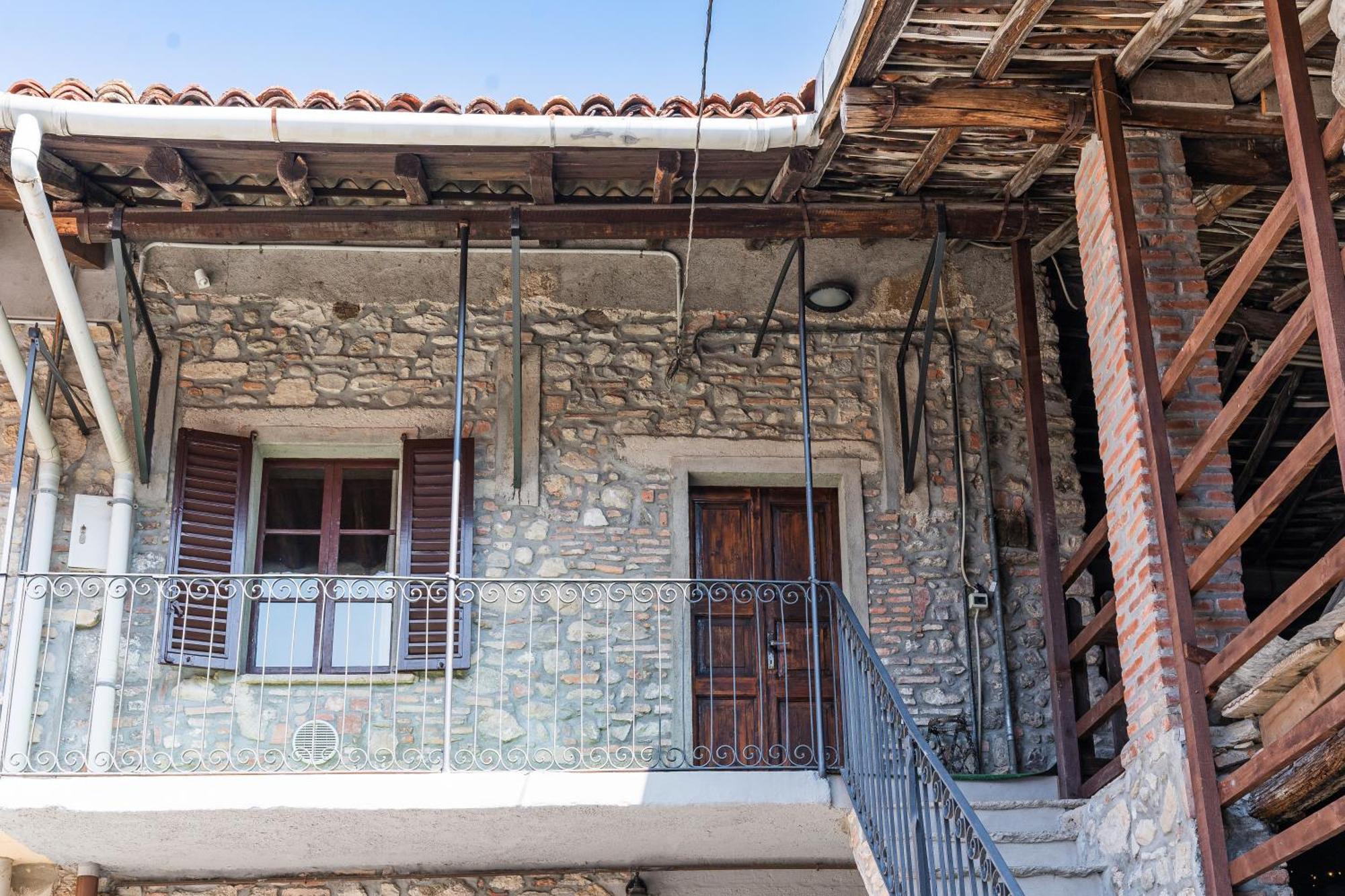 B&B La Corte And Home Restaurant - Free Parking - 10 Minutes To The Lake And Centre 코모 외부 사진